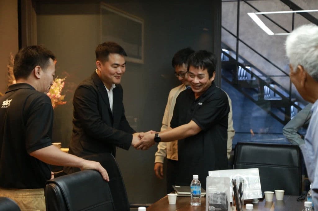 11/2025 – CHUYÊN GIA RANG THAM QUAN & ĐÀO TẠO TẠI NHÀ MÁY LBN